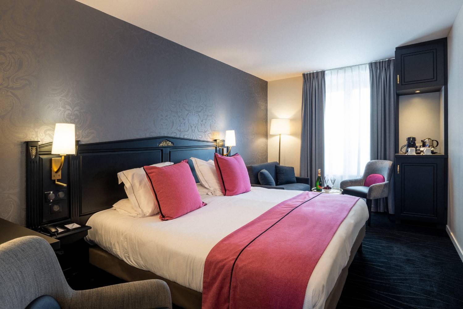 Chambre Deluxe Triple | Best Western Plus Le Moderne, hôtel dans le centre de Caen