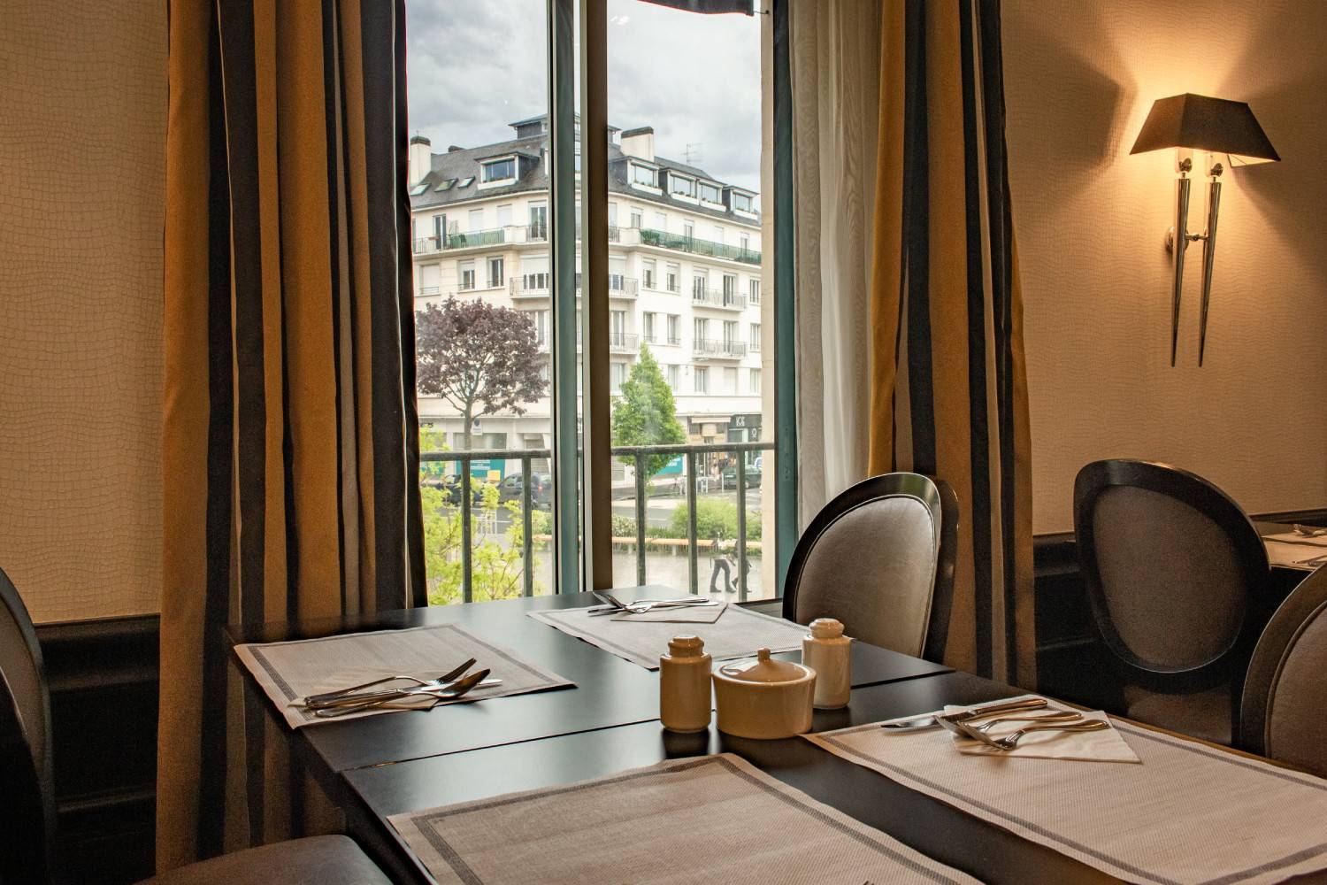 Salle petit-déjeuner | Best Western Plus Le Moderne, hôtel dans le centre de Caen 